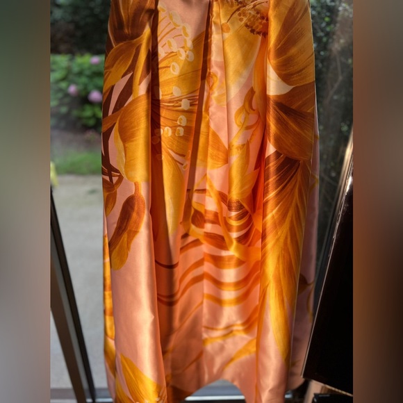 Dennis Basso Handmade in New York City Gown. New. - Picture 10 of 16